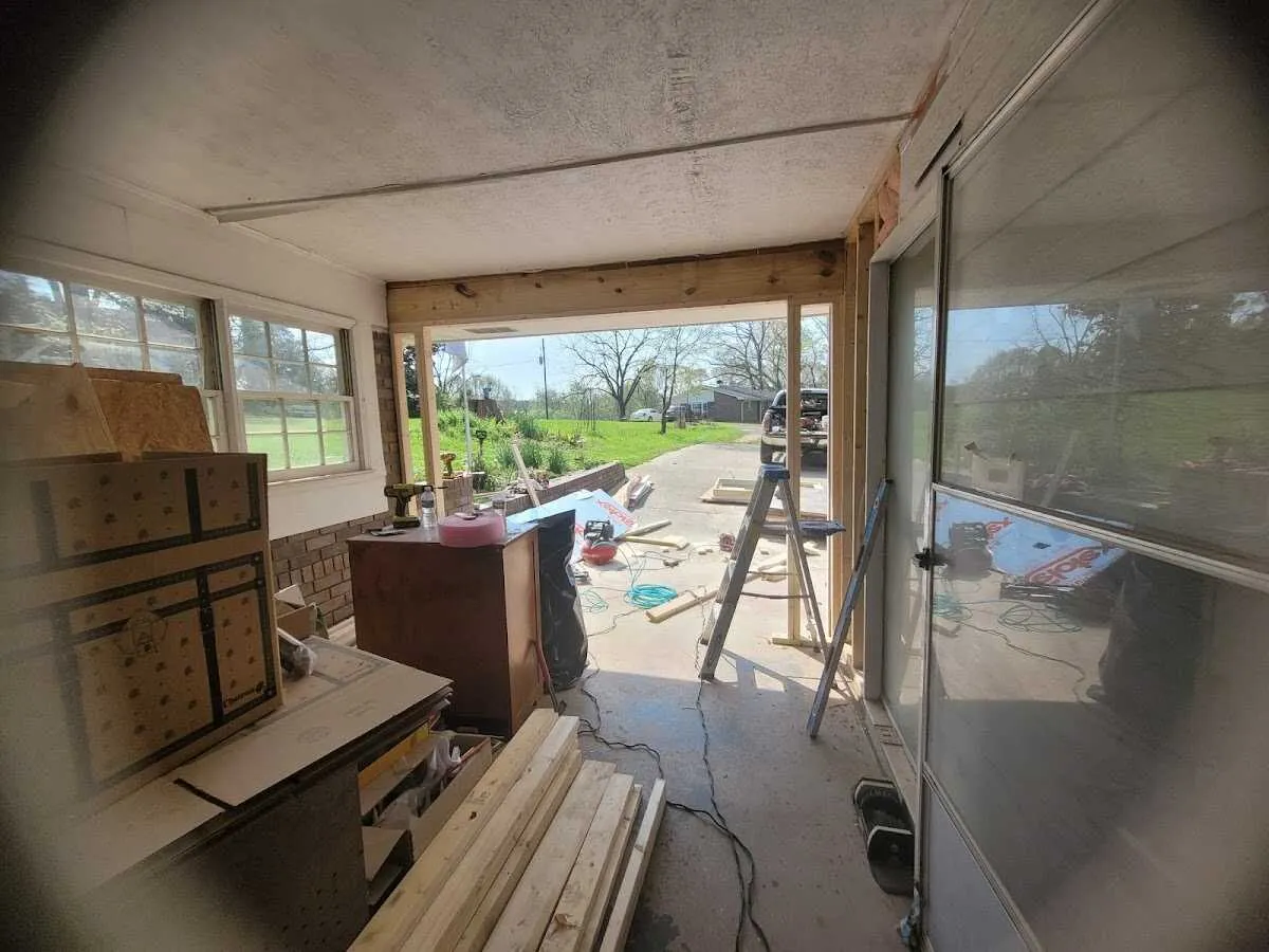 Air movers and dehumidifier for Water Mitigation Services in Talladega